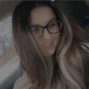 Meet your Posher, Elise